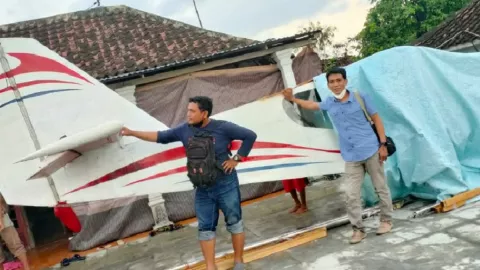 Keren Cak! Pesawat Bikinan Pria Asal Lamongan ini Dipesan TNI AU - GenPI.co JATIM
