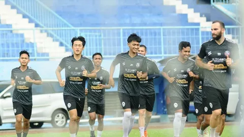 Arema FC Butuh 3-4 Pemain Anyar, Eduardo Bocorkan Kriterianya - GenPI.co JATIM