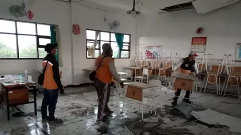 Ya Ampun, Atap SDN Kedung Cowek 1 Surabaya Rusak Tersapu Angin - GenPI.co JATIM