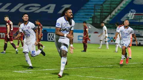 Bawa 21 Pemain ke Bali, Arema FC Siap Pasang Target Juara - GenPI.co JATIM