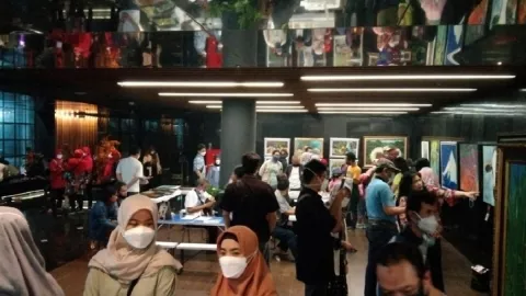 IPI Gelar Pameran di Alun-Alun Surabaya, Terjual Ya Alhamdulillah - GenPI.co JATIM