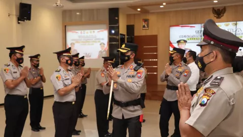 102 Anggota Polisi Naik Pangkat, Kapolres Malang Beri Pesan ini - GenPI.co JATIM