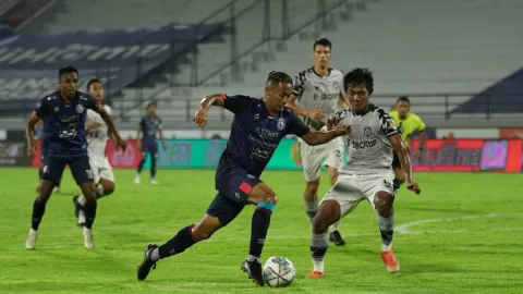 Arema FC Target Poin Penuh Hadapi Bhayangkara FC - GenPI.co JATIM