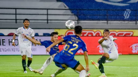 Ditahan Imbang Arema FC, Pelatih PSIS Sebut Ada yang Hilang - GenPI.co JATIM