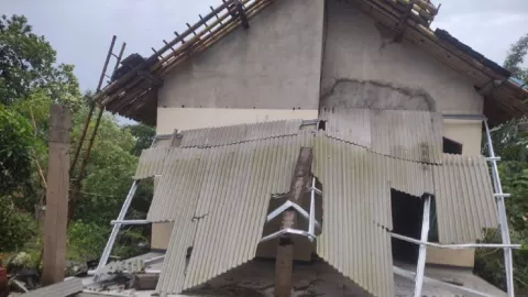 Ya Ampun, 32 Rumah di Jember Rusak Diterjang Angin Kencang - GenPI.co JATIM