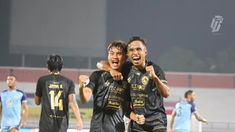 Arema FC Rebut Posisi Puncak Setelah Kalahkan Persela - GenPI.co JATIM