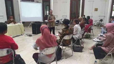Bengkel Muda Surabaya Buka Kelas Belajar Sastra Gratis - GenPI.co JATIM