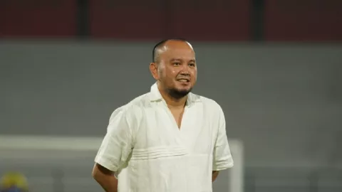 Profil Ali Rifki, Manajer Arema FC yang Jago Masak Ala Restoran Mewah - GenPI.co JATIM