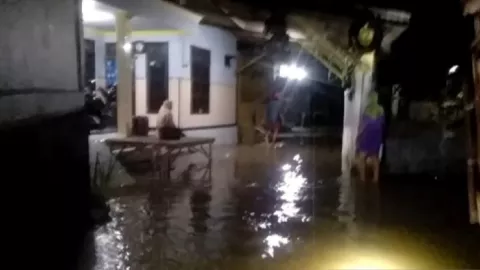 Hujan 6 Jam, Pamekasan Dilanda Banjir Setinggi Lutut - GenPI.co JATIM