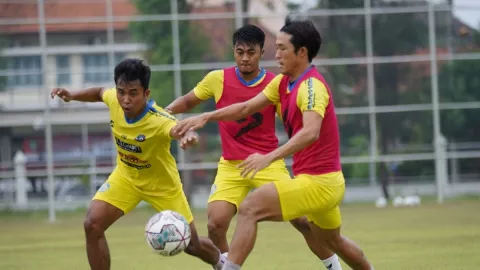 Jelang Lawan Madura United, Arema FC Dihadapkan Masalah ini - GenPI.co JATIM