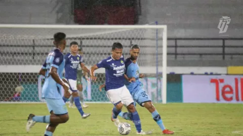 Persib vs Persela 1-1, Laskar Joko Tingkir Gagal Raih 3 Poin - GenPI.co JATIM