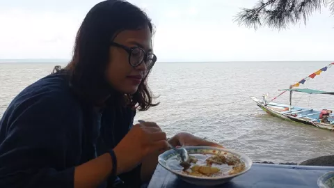 Nikmatnya Sajian Lontong Kupang Berpadu Nuansa Pesisir Surabaya - GenPI.co JATIM