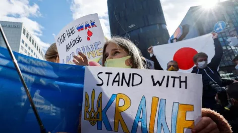 Dampak Invasi Rusia ke Ukraina, Pengusaha Roti Mending Siap-Siap - GenPI.co JATIM