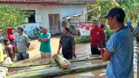 Banjir Melanda Jember, 6 Lokasi Terdampak Banjir - GenPI.co JATIM