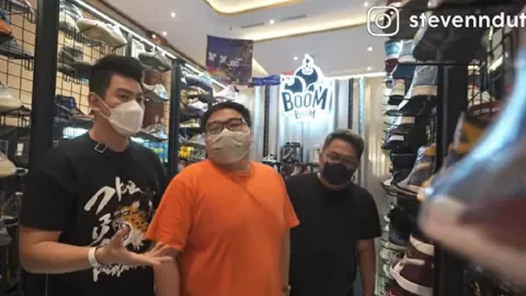 Crazy Rich Surabaya Belanja Sepatu, Harganya Fantastis - GenPI.co JATIM