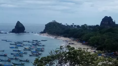 Pengumuman, Tiket Pantai Watu Ulo dan Papuma Gratis Saat Lebaran - GenPI.co JATIM