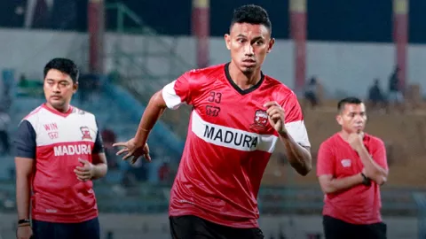 Madura United Kenalkan Mantan Persis Solo Sebagai Rekrutan Anyar - GenPI.co JATIM
