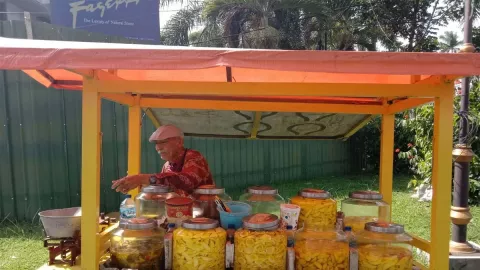 Kuliner Manisan Buah di Kota Malang, Sudah Ada Sejak Awal Merdeka - GenPI.co JATIM