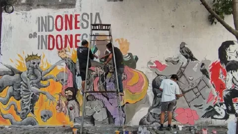 Komunitas Mural Kediri Sisipkan Pesan Dikaryanya, Dalem Banget - GenPI.co JATIM