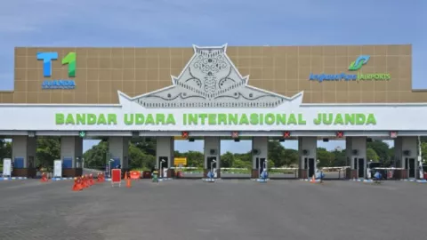 Penerbangan Menuju Bandara Juanda Sempat Dialihkan ke Bali - GenPI.co JATIM