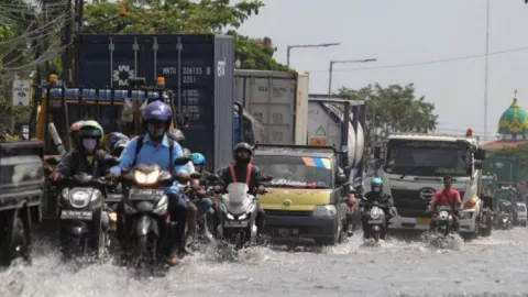 Waspada Banjir Rob Surabaya, Berikut Daftar Daerah Terdampak - GenPI.co JATIM