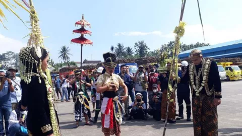 Ritual Manten Tebu, Kegiatan Jelang Buka Giling di Blitar - GenPI.co JATIM