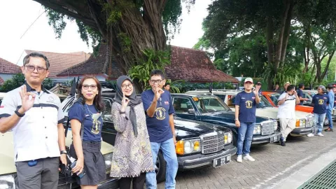 Komunitas Mercedes Benz Tiger Club Berkumpul Nikmati Banyuwangi - GenPI.co JATIM