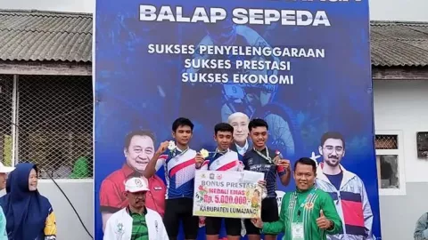 Cabor Balap Sepeda Lumajang Raih Medali Emas Porprov 2022 - GenPI.co JATIM