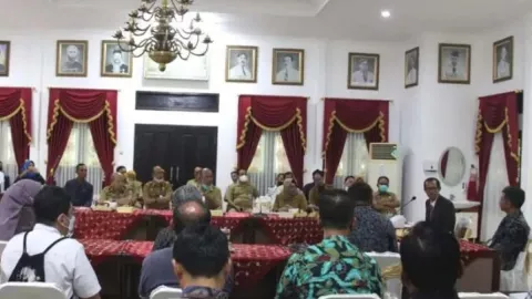 PT INKA Siap Jadikan Contoh Sarangan Wisata Ramah Lingkungan - GenPI.co JATIM