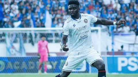 Bekuk PSIS Semarang, Striker Baru Arema FC Buktikan Diri - GenPI.co JATIM
