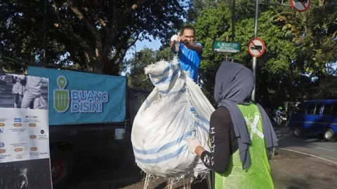 Komunitas Buangdisini Semakin Gencar Bersihkan Sampah di Malang - GenPI.co JATIM
