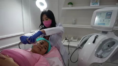 KLT The Aesthetic Clinic Hadirkan Facial Menarik Saat Natal - GenPI.co JATIM