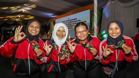 Atlet Peraih Medali Surabaya di Porprov Jatim 2022 Terima Bonus - GenPI.co JATIM