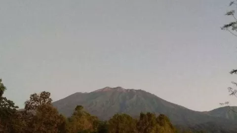 Kondisi Gunung Raung Terkini Usai Dilapokan Erupsi - GenPI.co JATIM
