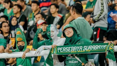 1 Bonita Meninggal Dunia Saat Nonton Persebaya vs Bali United - GenPI.co JATIM