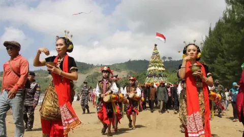 Potret Sedekah Bumi di Tulungagung, Wisatawan Boleh Ikut - GenPI.co JATIM