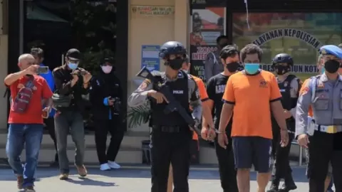 Pria di Madiun Mengaku Anggota TNI, Polisi Tak percaya - GenPI.co JATIM