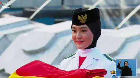 Ayumi Putri Sasaki, Bidadari Banyuwangi Pembawa Baki Bendera - GenPI.co JATIM