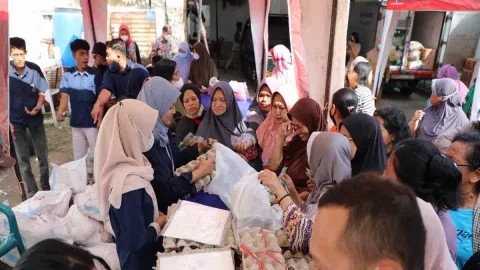 Tekan Inflasi, Pemkot Malang Gelar Operasi Pasar, Mak-Mak Silakan Merapat - GenPI.co JATIM