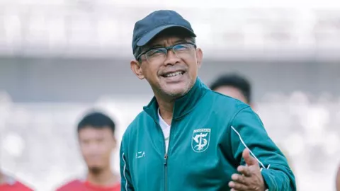 5 Pelatih Liga 1 Dipecat, Aji Santoso: Kompetisi Paling Kejam - GenPI.co JATIM