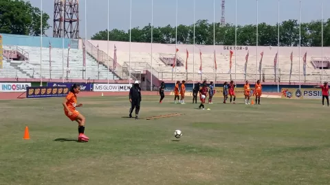 ASBWI Keliling Indonesia Berburu Bakat Muda Sepak Bola Wanita - GenPI.co JATIM