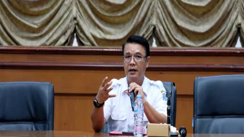 Diskominfo Surabaya Sebar Nomor Kepala OPD Hingga Lurah, Cegah Pungli - GenPI.co JATIM