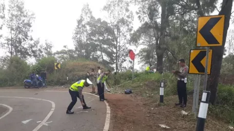 Mobil Wisatawan Gunung Bromo Kecelakaan di Bukit Cinta, Masuk Jurang - GenPI.co JATIM