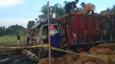 4 Fakta Truk Dibakar di Madura, Polisi Ungkap Hal Mengejutkan - GenPI.co JATIM