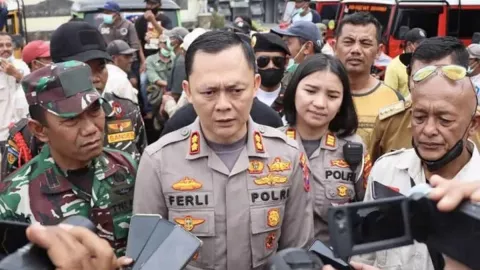 Polres Malang Tangkap 2 Preman di Rumahnya, Rasakan Akibatnya - GenPI.co JATIM