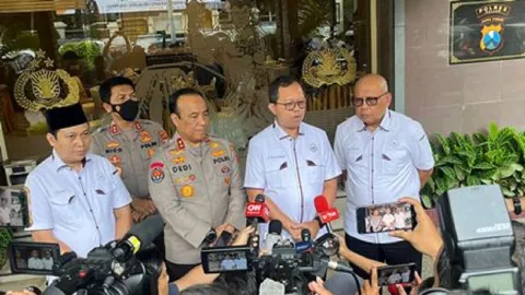 Kompolnas: Kapolres Malang Tak Perintahkan untuk Tembak Gas Air Mata - GenPI.co JATIM