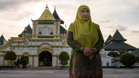 Profil Dewi Khalifah, Alumni Madrasah yang Kini Jadi Wabup Sumenep - GenPI.co JATIM