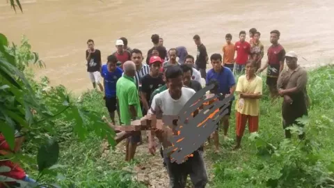 Kronologi 2 Orang Terseret Banjir Arus Sungai di Pacitan - GenPI.co JATIM