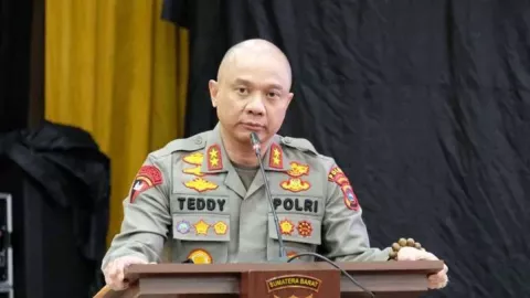 Kapolda Jatim Teddy Minahasa Ditangkap Diduga Narkoba, Kata Ahmad Sahroni - GenPI.co JATIM