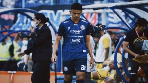 Liga 1 Ditunda, Pemain Muda Arema FC Menikmati Waktu Berkualitas dengan Keluarga - GenPI.co JATIM
